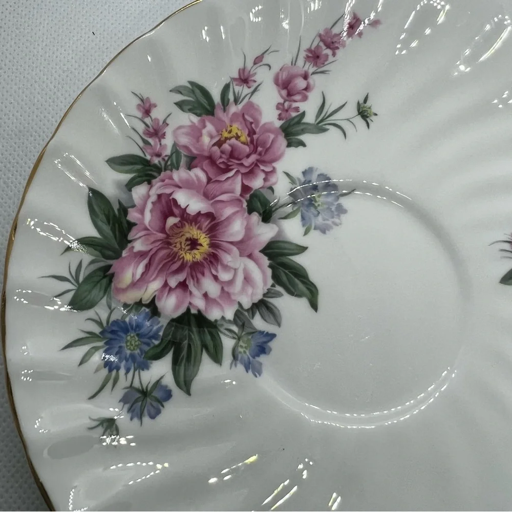 November Tea Cup Crown Victorian Fine Bone China Staffordshire England VTG